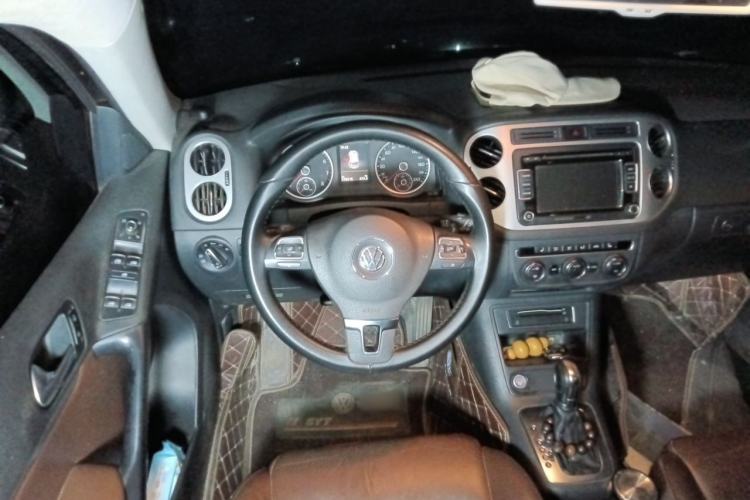 Used Volkswagen Tiguan 2015 1.8TSI Automatic Two-Wheel Drive Luxury Model Steering Wheel
