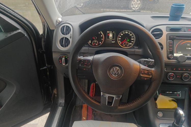 Used Volkswagen Tiguan 2015 1.8TSI Automatic Two-Wheel Drive Luxury Model Steering Wheel