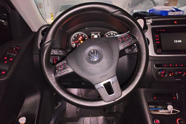 Used Volkswagen Tiguan 2015 1.8TSI Automatic Two-Wheel Drive Luxury Model Steering Wheel