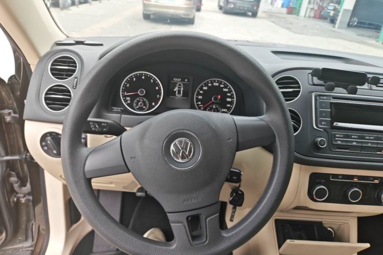 Used Volkswagen Tiguan 2015 1.8TSI Automatic Two-Wheel Drive Trend Edition Steering Wheel