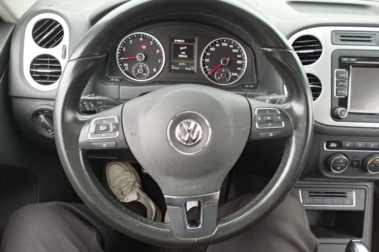Used Volkswagen Tiguan 2015 1.8TSI Automatic Two-Wheel Drive Luxury Model Steering Wheel
