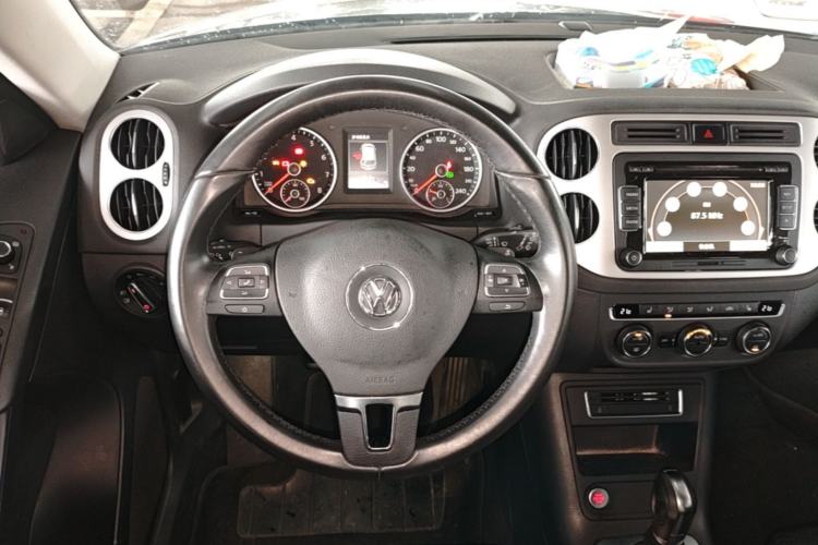 Used Volkswagen Tiguan 2015 1.8TSI Automatic Two-Wheel Drive Luxury Model Steering Wheel