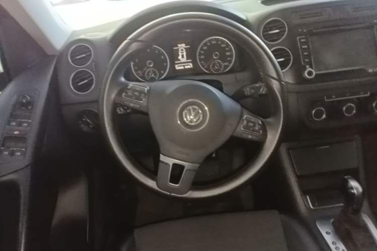Used Volkswagen Tiguan 2015 1.8TSI Automatic Two-Wheel Drive Trend Edition Steering Wheel