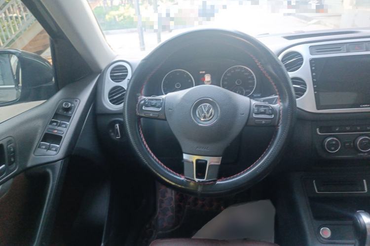 Used Volkswagen Tiguan 2015 1.8TSI Automatic All-Wheel-Drive Luxury Model Steering Wheel