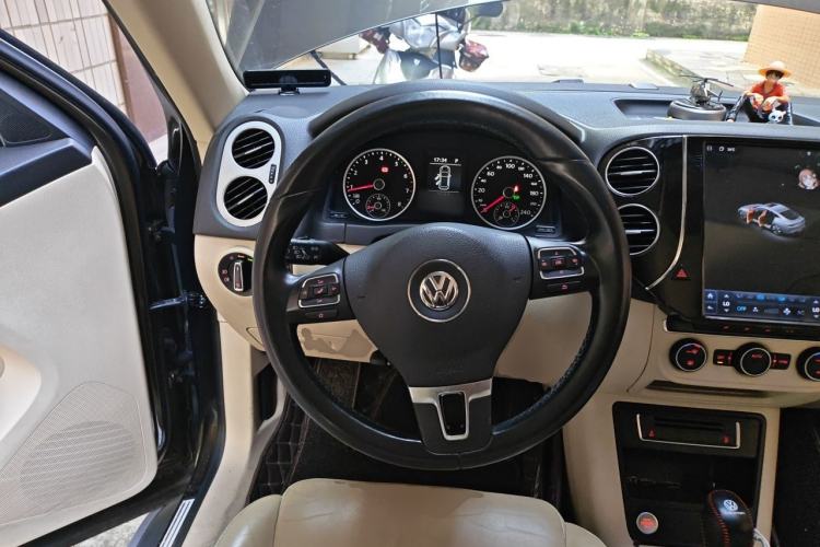 Used Volkswagen Tiguan 2015 1.8TSI Automatic Two-Wheel Drive Comfort Edition Steering Wheel