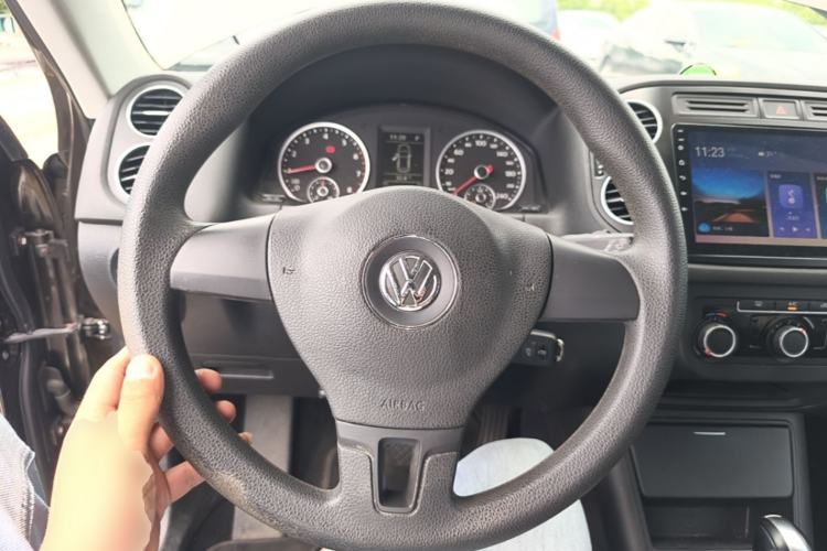 Used Volkswagen Tiguan 2015 1.8TSI Automatic Two-Wheel Drive Trend Edition Steering Wheel