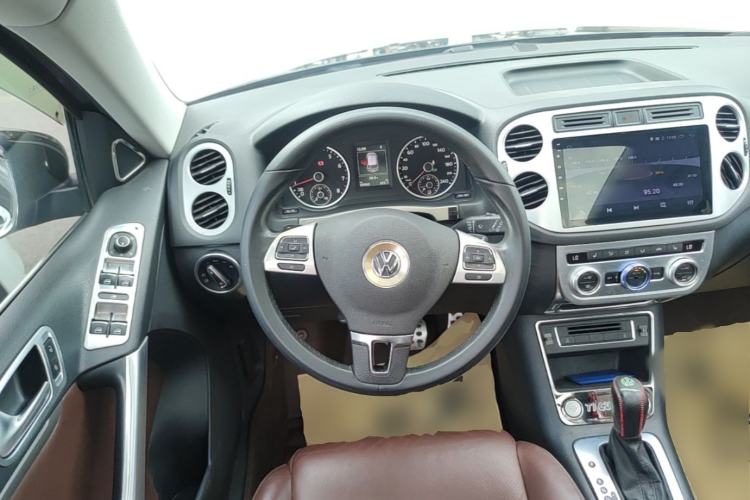Used Volkswagen Tiguan 2015 1.8TSI Automatic Two-Wheel Drive Luxury Model Steering Wheel