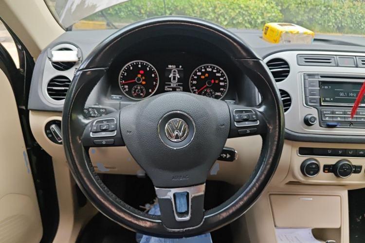Used Volkswagen Tiguan 2015 1.8TSI Automatic Two-Wheel Drive Comfort Edition Steering Wheel