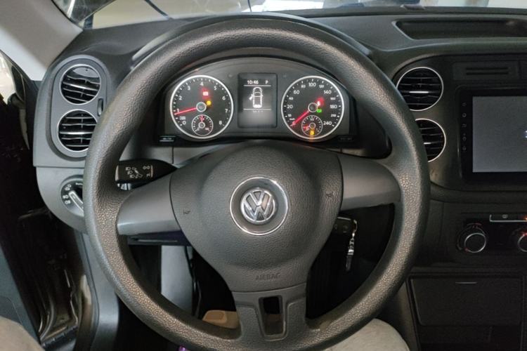 Used Volkswagen Tiguan 2015 1.8TSI Automatic Two-Wheel Drive Trend Edition Steering Wheel