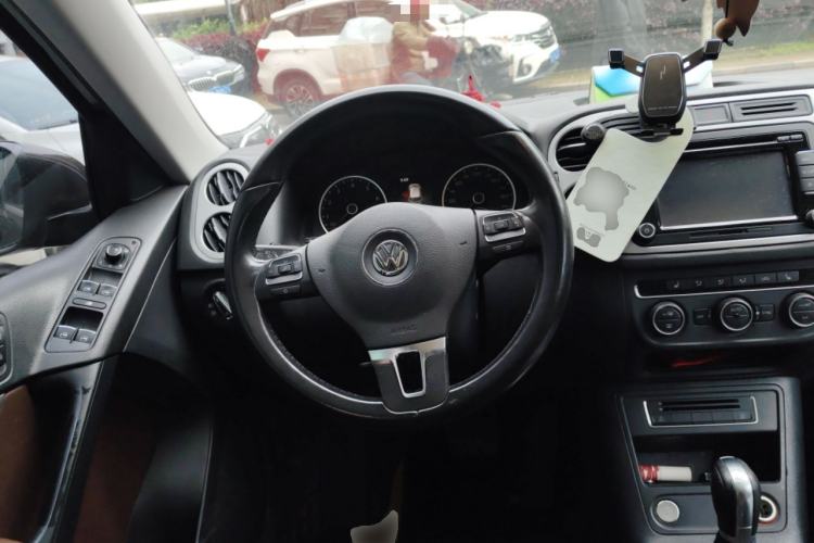 Used Volkswagen Tiguan 2015 1.8TSI Automatic Two-Wheel Drive Luxury Model Steering Wheel