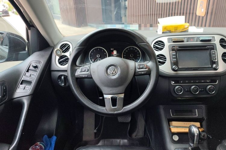 Used Volkswagen Tiguan 2015 1.8TSI Automatic Two-Wheel Drive Luxury Model Steering Wheel