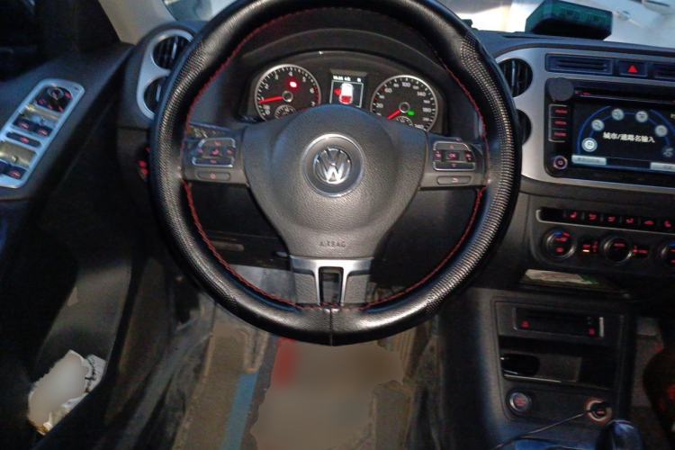 Used Volkswagen Tiguan 2015 1.8TSI Automatic Two-Wheel Drive Luxury Model Steering Wheel