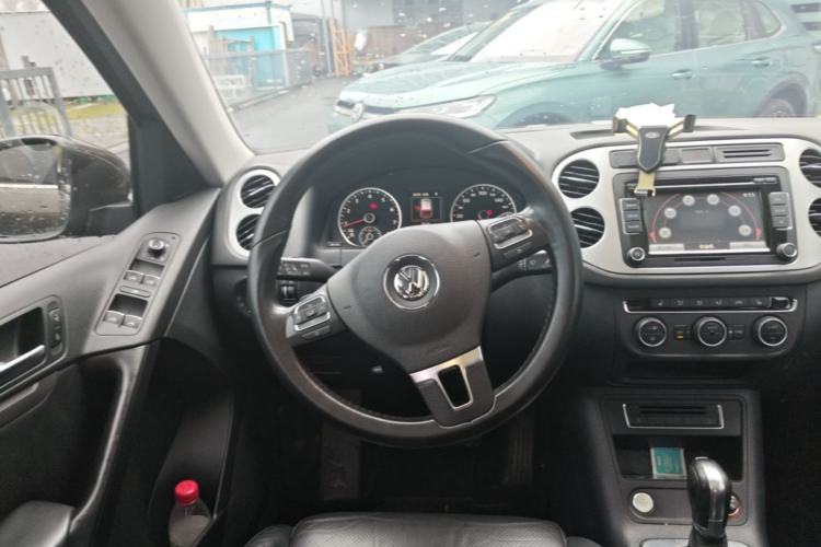 Used Volkswagen Tiguan 2015 1.8TSI Automatic Two-Wheel Drive Luxury Model Steering Wheel