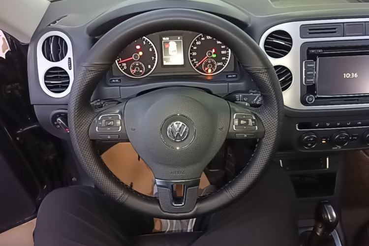 Used Volkswagen Tiguan 2015 1.8TSI Automatic Two-Wheel Drive Luxury Model Steering Wheel