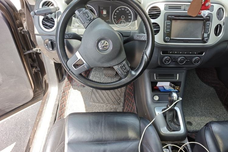 Used Volkswagen Tiguan 2015 1.8TSI Automatic Two-Wheel Drive Luxury Model Steering Wheel
