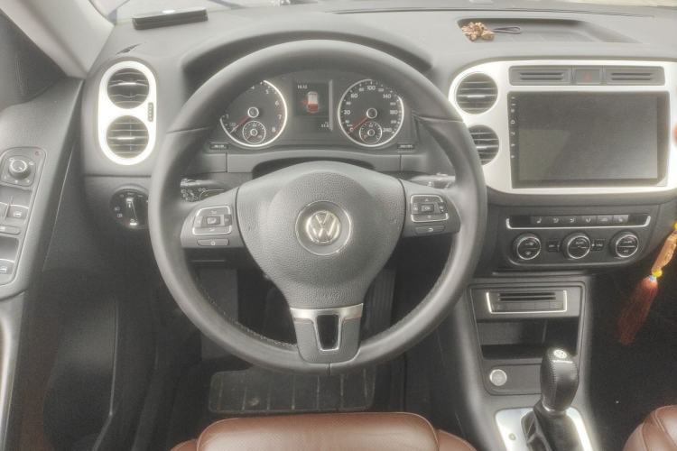 Used Volkswagen Tiguan 2015 1.8TSI Automatic Two-Wheel Drive Luxury Model Steering Wheel