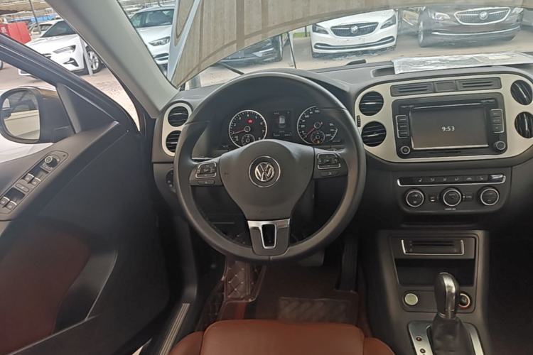 Used Volkswagen Tiguan 2015 1.8TSI Automatic Two-Wheel Drive Luxury Model Steering Wheel