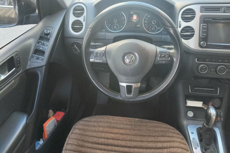 Used Volkswagen Tiguan 2015 1.8TSI Automatic Two-Wheel Drive Luxury Model Steering Wheel