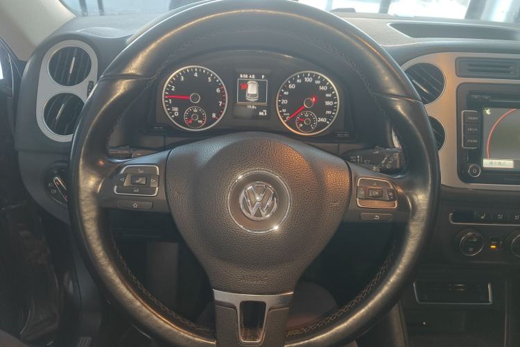 Used Volkswagen Tiguan 2015 1.8TSI Automatic Two-Wheel Drive Luxury Model Steering Wheel