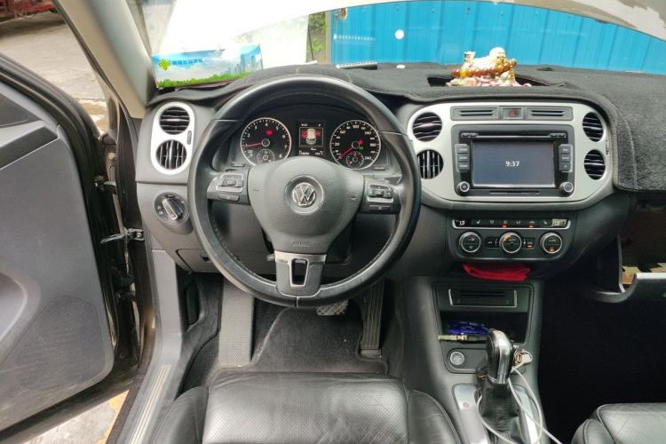 Used Volkswagen Tiguan 2015 1.8TSI Automatic Two-Wheel Drive Luxury Model Steering Wheel