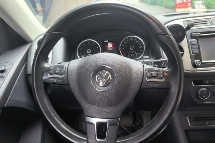 Used Volkswagen Tiguan 2015 2.0 TSI Automatic All-Wheel Drive Flagship Edition Steering Wheel