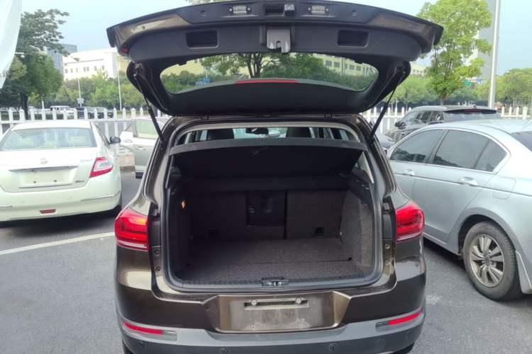 Used Volkswagen Tiguan 2015 1.8TSI Automatic Two-Wheel Drive Luxury Model Trunk
