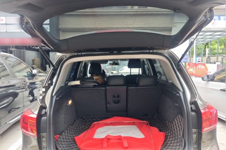 Used Volkswagen Tiguan 2015 1.8TSI Automatic Two-Wheel Drive Comfort Edition Trunk