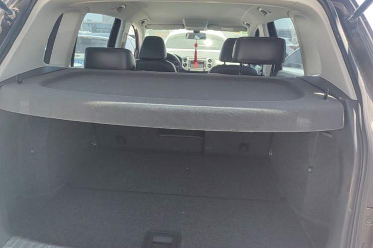 Used Volkswagen Tiguan 2015 1.8TSI Automatic Two-Wheel Drive Comfort Edition Trunk