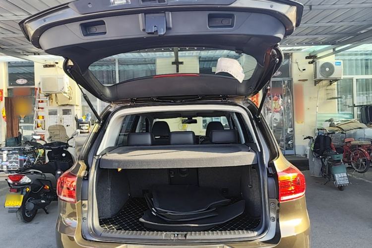 Used Volkswagen Tiguan 2015 1.8TSI Automatic Two-Wheel Drive Luxury Model Trunk
