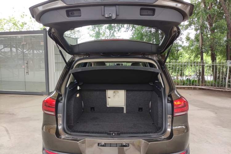 Used Volkswagen Tiguan 2015 1.8TSI Automatic Two-Wheel Drive Trend Edition Trunk