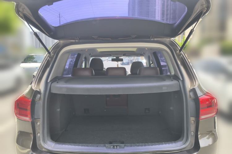 Used Volkswagen Tiguan 2015 1.8TSI Automatic Two-Wheel Drive Luxury Model Trunk