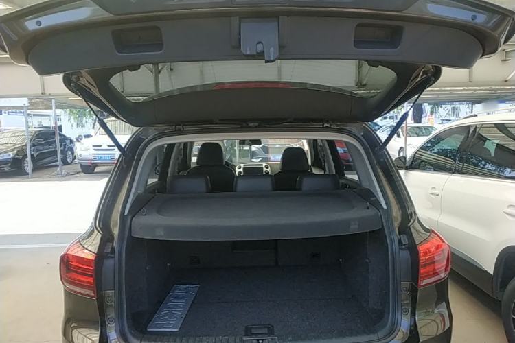 Used Volkswagen Tiguan 2015 1.8TSI Automatic Two-Wheel Drive Comfort Edition Trunk