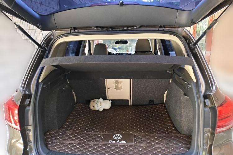 Used Volkswagen Tiguan 2015 1.8TSI Automatic Two-Wheel Drive Comfort Edition Trunk