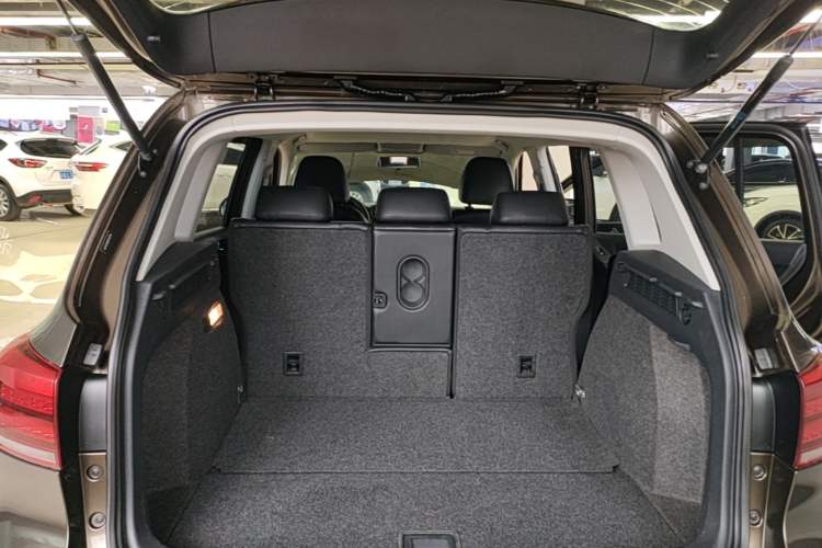 Used Volkswagen Tiguan 2015 1.8TSI Automatic Two-Wheel Drive Trend Edition Trunk