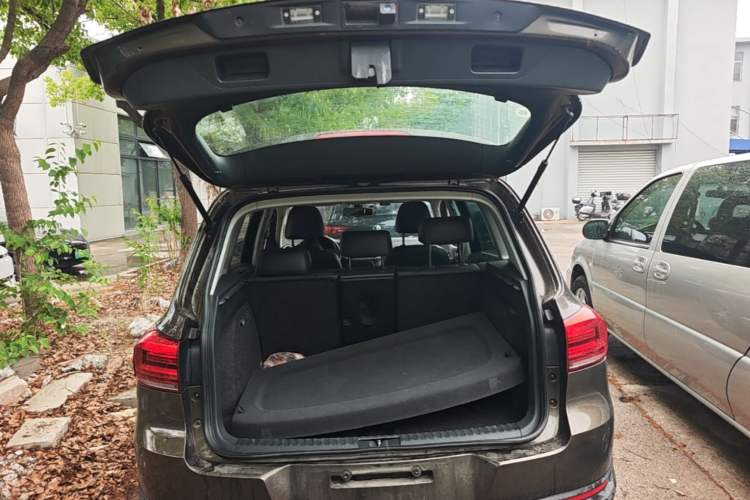 Used Volkswagen Tiguan 2015 1.8TSI Automatic Two-Wheel Drive Luxury Model Trunk