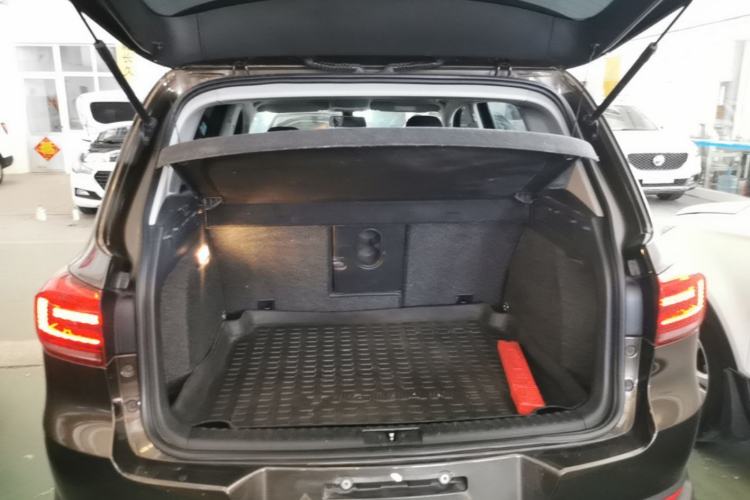 Used Volkswagen Tiguan 2015 1.8TSI Automatic Two-Wheel Drive Comfort Edition Trunk