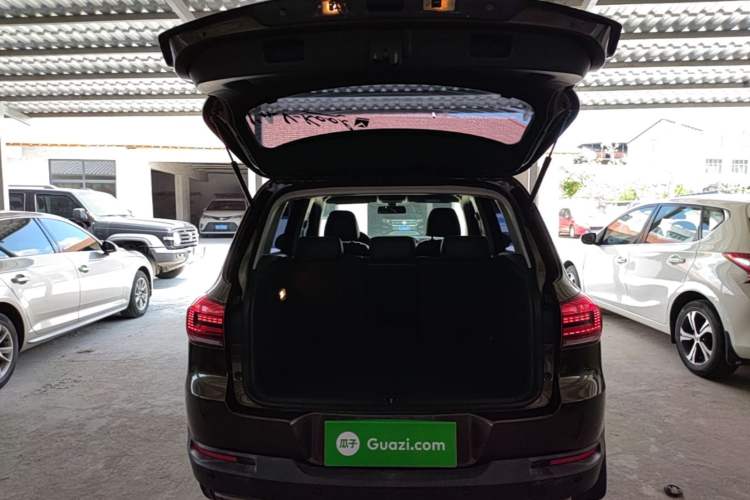 Used Volkswagen Tiguan 2015 1.8TSI Automatic Two-Wheel Drive Comfort Edition Trunk