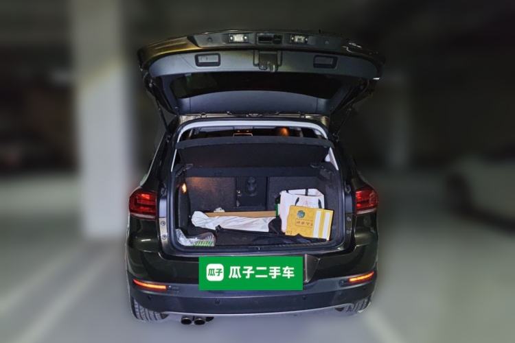 Used Volkswagen Tiguan 2015 2.0 TSI Automatic All-Wheel Drive Luxury Edition Trunk