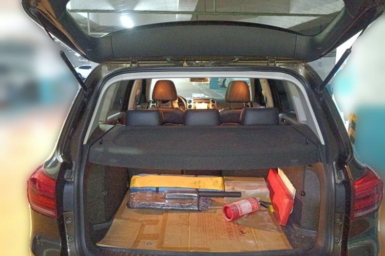 Used Volkswagen Tiguan 2015 2.0 TSI Automatic All-Wheel Drive Luxury Edition Trunk