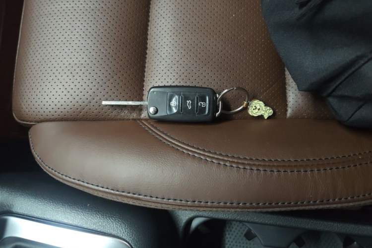 Used Volkswagen Tiguan 2015 1.8TSI Automatic All-Wheel-Drive Luxury Model Vehicle Key