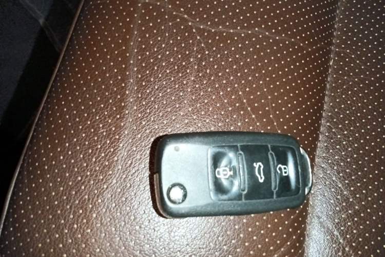 Used Volkswagen Tiguan 2015 1.8TSI Automatic Two-Wheel Drive Luxury Model Vehicle Key
