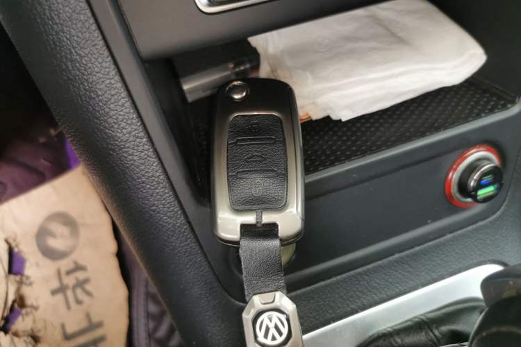 Used Volkswagen Tiguan 2015 1.8TSI Automatic All-Wheel-Drive Luxury Model Vehicle Key