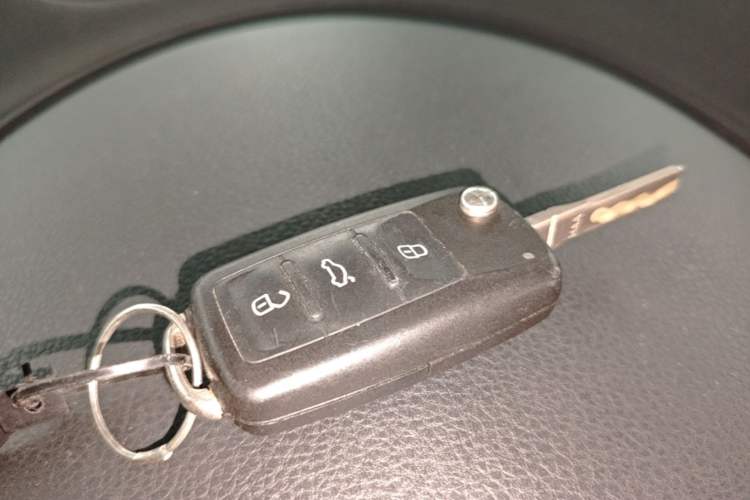 Used Volkswagen Tiguan 2015 1.8TSI Automatic Two-Wheel Drive Luxury Model Vehicle Key