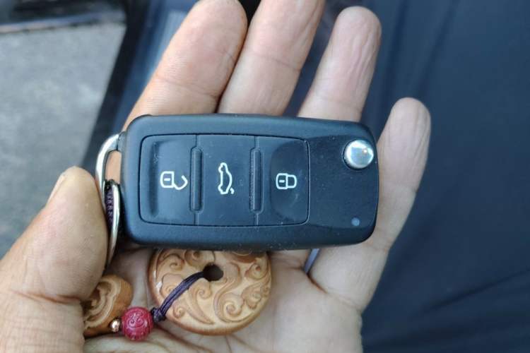 Used Volkswagen Tiguan 2015 1.8TSI Automatic All-Wheel-Drive Luxury Model Vehicle Key