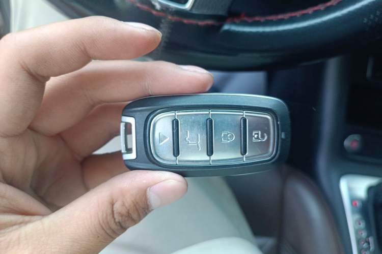 Used Volkswagen Tiguan 2015 1.8TSI Automatic All-Wheel-Drive Luxury Model Vehicle Key