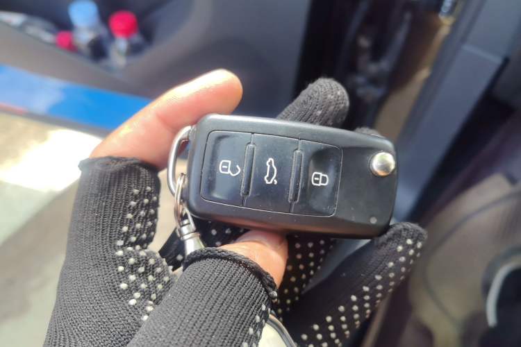 Used Volkswagen Tiguan 2015 1.8TSI Automatic Two-Wheel Drive Luxury Model Vehicle Key