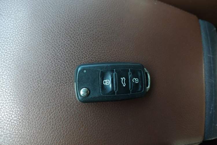 Used Volkswagen Tiguan 2015 1.8TSI Automatic Two-Wheel Drive Luxury Model Vehicle Key