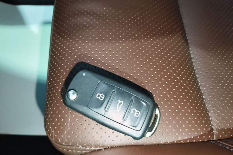Used Volkswagen Tiguan 2015 1.8TSI Automatic Two-Wheel Drive Luxury Model Vehicle Key