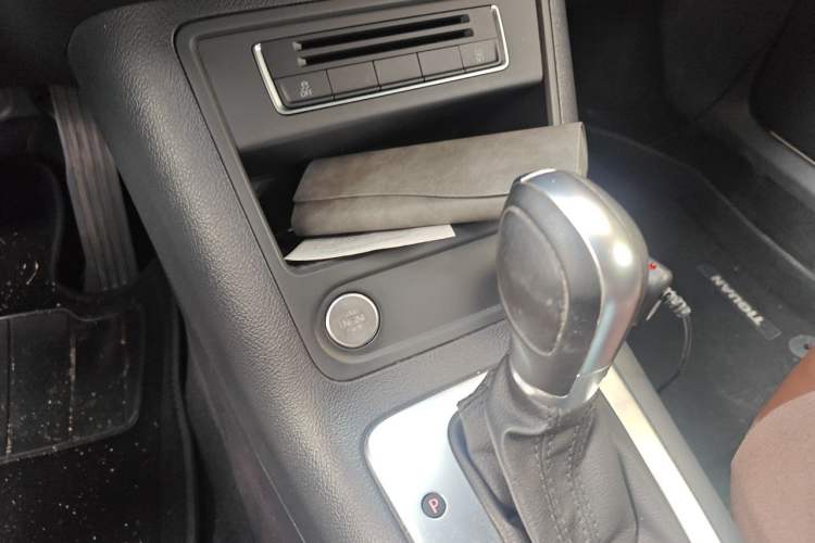 Used Volkswagen Tiguan 2015 1.8TSI Automatic Two-Wheel Drive Luxury Model Vehicle Key