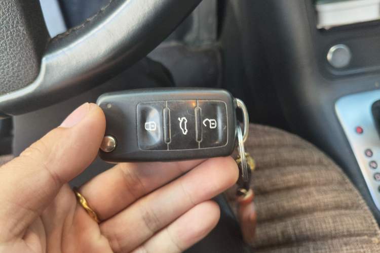 Used Volkswagen Tiguan 2015 1.8TSI Automatic Two-Wheel Drive Luxury Model Vehicle Key